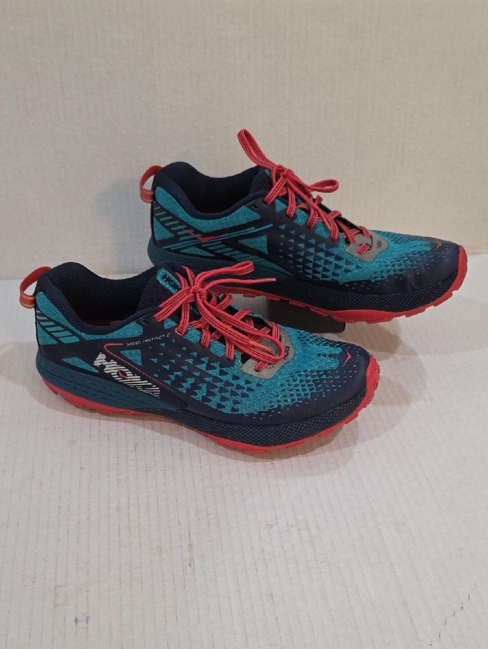 Hoka Speed Instinct 2 Women's Teal and Coral Lace-Up Sneakers Size 7.5